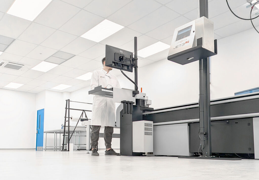 ZÜND CNC cutting machine in ISO 8 cleanroom
